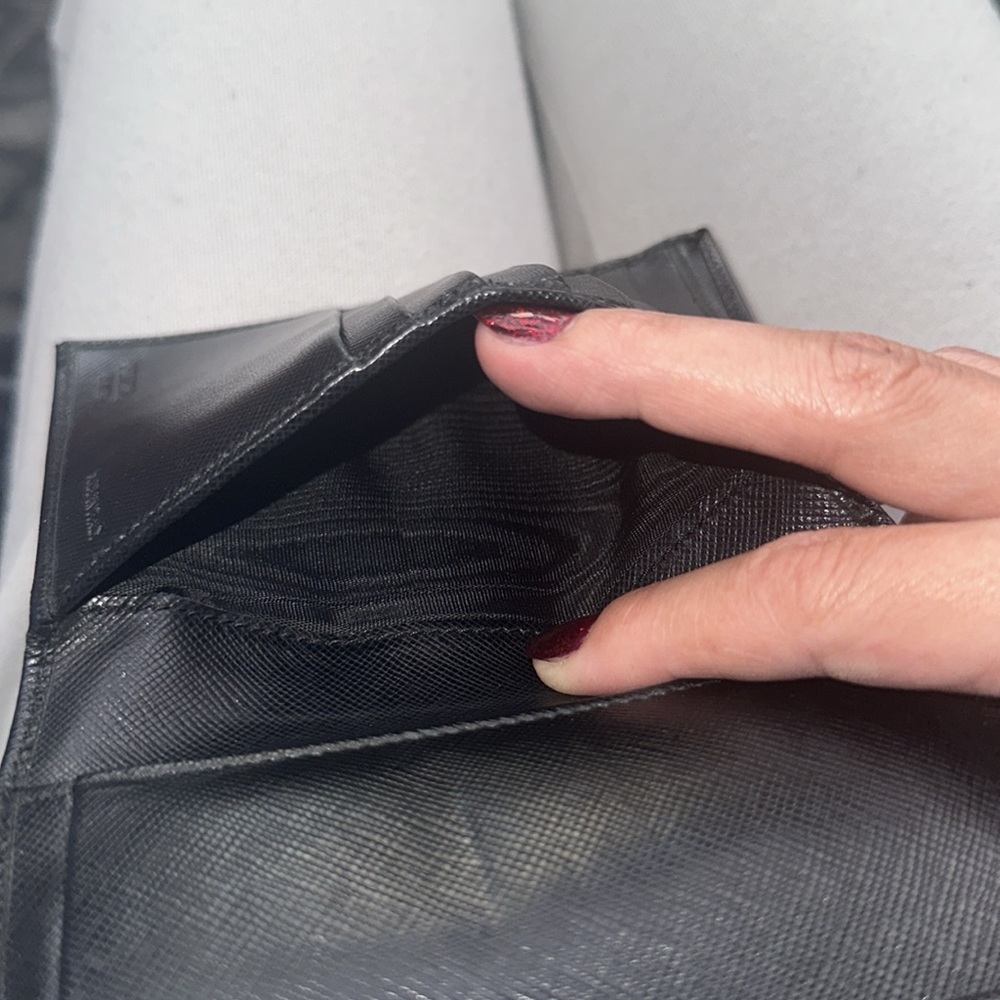 Prada Black Saffiano Leather Wallet damaged - Picture 11 of 13